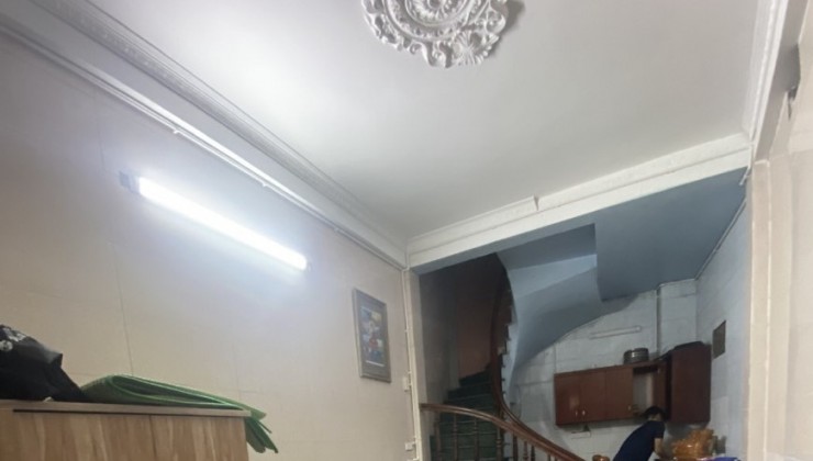 CHO THUÊ NHÀ NGUYÊN CĂN NGÕ CHÙA LÀNG 3 TẦNG, 30M2, 3 NGỦ, 3 WC, GIÁ 12 TRIỆU (CÓ TL)